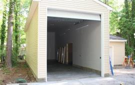 Garage for tall Boats with an apron